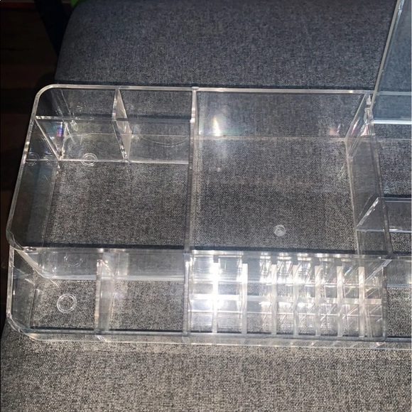 Large acrylic makeup organizer - Picture 3 of 5